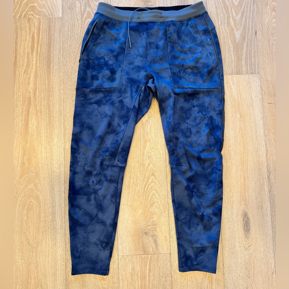 Lululemon Men Size L Textured Tech Jogger